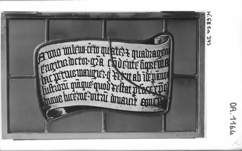 Deux vitraux associés : médaillon armorié et panneau rectangulaire, image 1/1