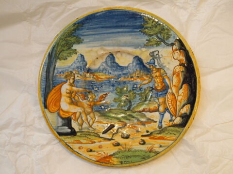 Assiette plate à larges bords : Mars et Vénus