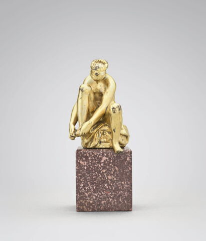 Statuette : femme à sa toilette, image 6/8