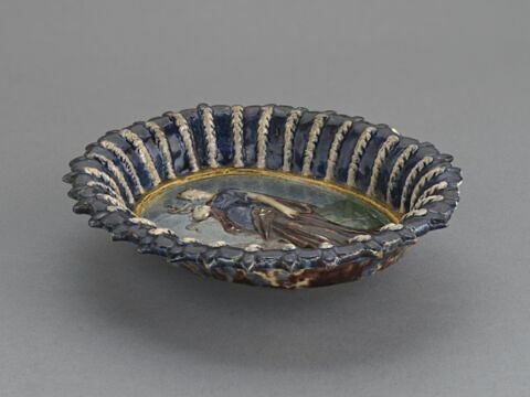 Petit plat ovale : Allégorie de la Prudence, image 3/4