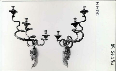 Bras à trois lumières, d'un ensemble de deux paires (voir aussi OA 5112), image 1/1