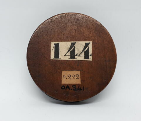 Médaillon : buste de femme, image 2/3