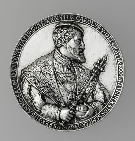 Médaille : Charles-Quint / aigle impérial couronné portant un écu aux armes de Charles V, image 1/3