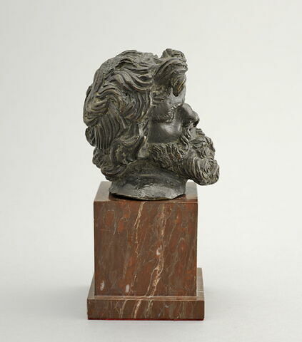 Statuette : tête de centaure, image 2/4