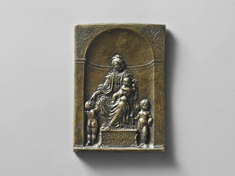 Plaquette : la Vierge, l'Enfant Jésus et deux anges, image 1/2