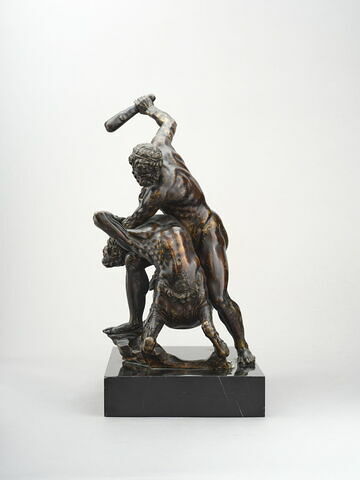 Groupe sculpté : Hercule et le Centaure, image 4/5