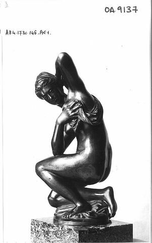 Sculpture : Vénus accroupie