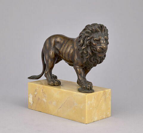 Statuette : lion