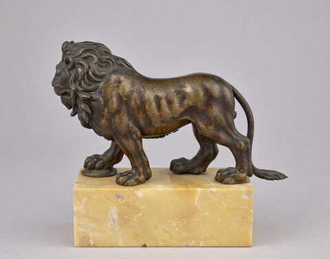Statuette : lion, image 3/5