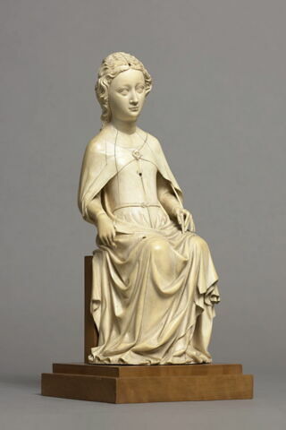 Statuette : Sainte assise