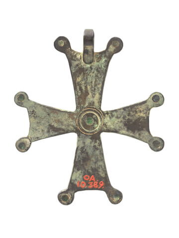Croix munie d'une bêlière, image 2/4