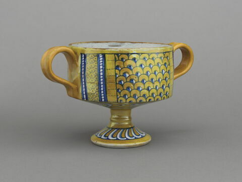 Coupe sur pied et à deux anses, image 3/3