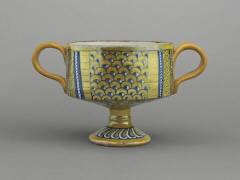 Coupe sur pied et à deux anses, image 1/3