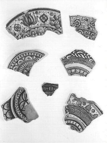 Fragment du fond d'une coupe, image 3/3