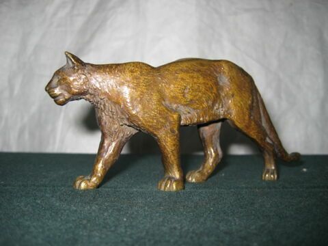 Statuette : chat marchant, image 1/1