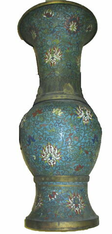 Grand vase balustre en émail cloisonné à décor de fleurs blanches et rouges sur fond bleu, image 1/3