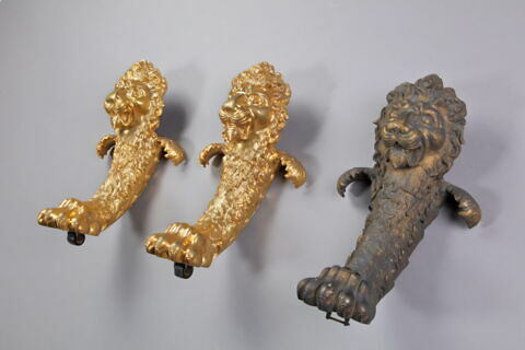 Pied de meuble d'un groupe de trois, image 3/7