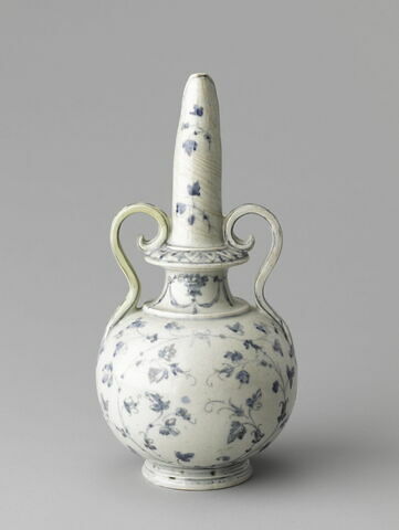 Vase à boire ovoïde à deux anses surmonté d'un long col, image 6/8