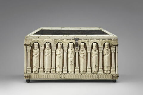 Coffret : la Vierge à l'Enfant et les Rois mages, le Christ et les apôtres