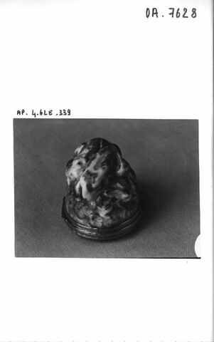 Bonbonnière en porcelaine en forme de lapine, image 5/5