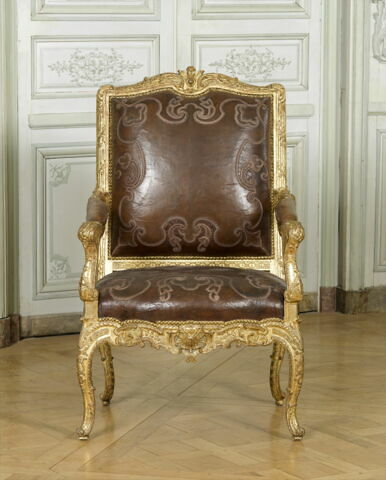 Fauteuil à la reine, d'un ensemble de huit (avec OA 10506 2, OA 10506 3, OA 10506 4, OA 10506 6, OA 10506 7, OA 10506 8, OA 10506 9, OA 10506 10) et de deux canapés à joues (OA 10506 1 et OA 10506 2), image 6/13