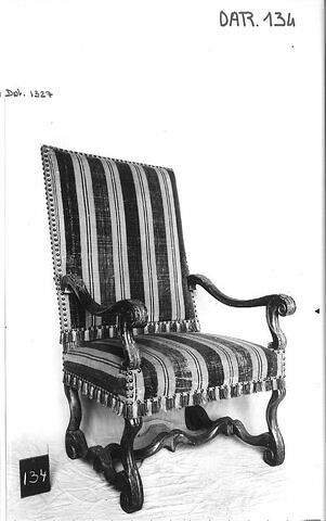 Fauteuil, d'une suite de six (OAR 134 à 139), image 1/1