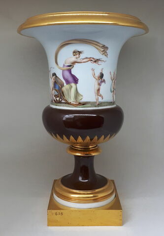 Paire de vases Médicis, fond marron et blanc, Vénus et Bacchus en couleurs