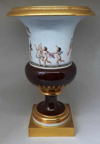 Paire de vases Médicis, fond marron et blanc, Vénus et Bacchus en couleurs, image 2/12