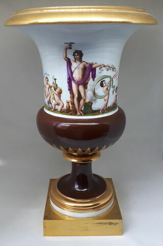 Paire de vases Médicis, fond marron et blanc, Vénus et Bacchus en couleurs, image 6/12