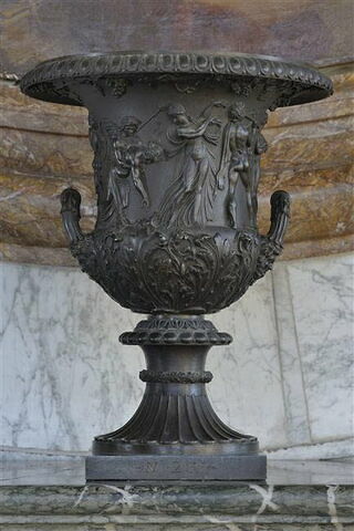 Vase à l'antique, d'une paire MR 3436