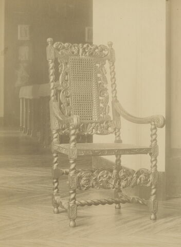 Fauteuil à colonnes torses, image 2/6