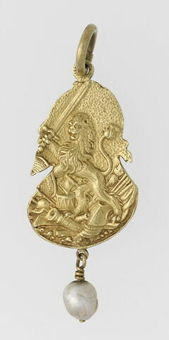 Pendentif en or émaillé avec perle baroque : Gustave Adolphe de Suède ; au verso, lion marchant, tenant une épée, image 2/2
