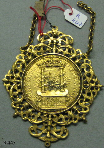 Médaille : Henri IV, en buste / un autel, image 2/2
