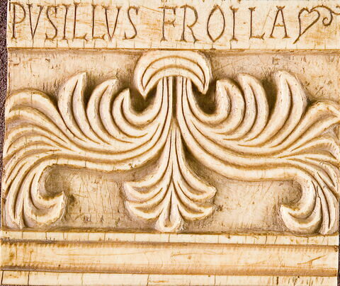 Fragment de plaque inscrite à décor de palmettes stylisées : Pusillus Froila, image 5/5