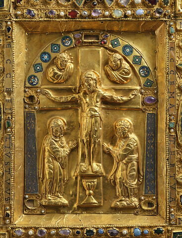 Boîte-reliure : la Crucifixion et les symboles des évangélistes, image 2/15