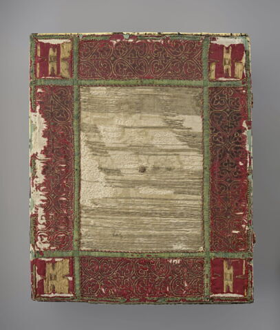 Boîte-reliure : la Crucifixion et les symboles des évangélistes, image 4/24