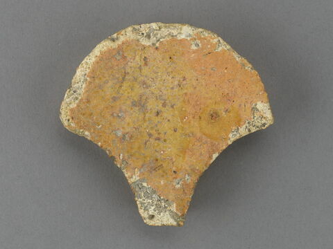 Fragment de carreau de pavage en forme d"'éventail"