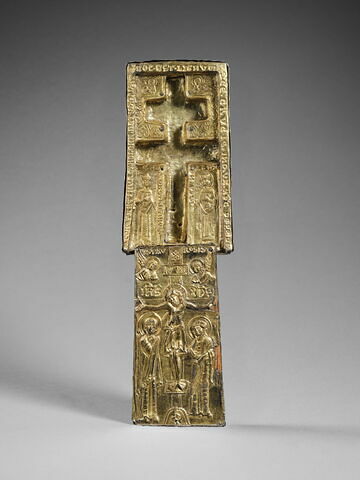 Staurothèque : reliquaire de la Vraie Croix (a : logette à double traverse surmontée par 2 bustes d’anges) et Croix du reliquaire à double traverse (b), image 2/20