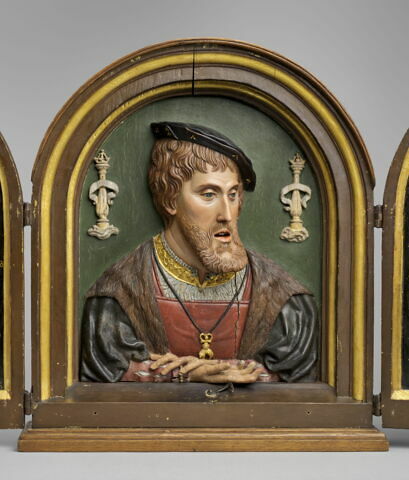 Buste en bas-relief : Charles Quint avec deux panneaux d'armoiries, image 3/8