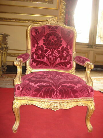 Fauteuil de style Louis XV.
