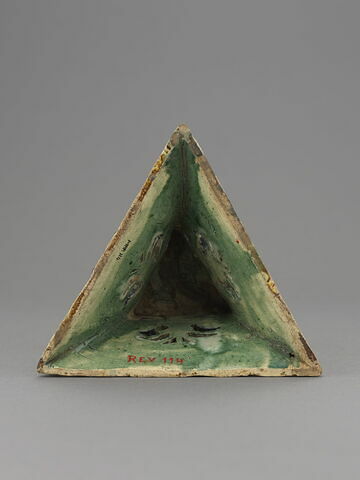 Socle triangulaire, image 2/4
