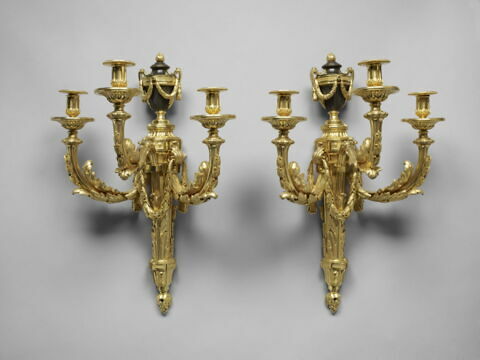 Bras de lumière à trois branches, d'une paire (avec OA 5170 BIS 1), image 2/2