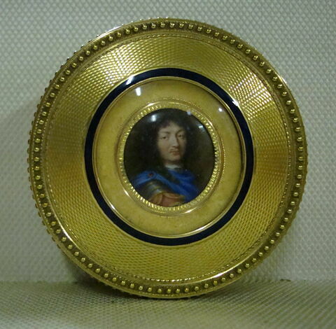 Boîte ronde : au couvercle, portrait de Louis XIV jeune