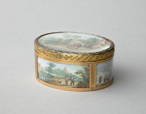 Tabatière ovale en or de couleurs ornée de miniatures