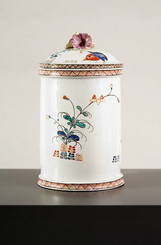 Pot à tabac à décor de Kakiemon, image 5/7