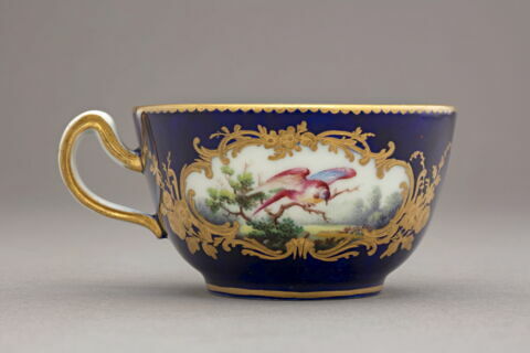 Tasse avec sa soucoupe, d'un service de quatre pièces (TH 1334 à 1337), image 5/7