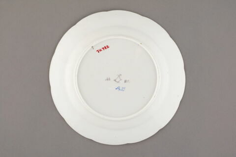 Assiette, d'un service de table (TH 731 à TH 808), image 2/2