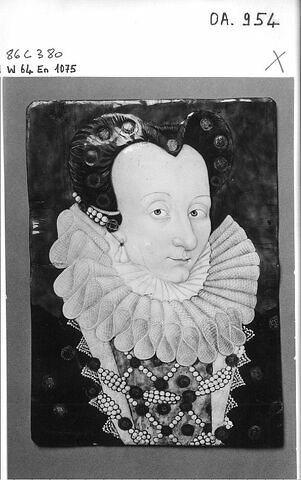 Plaque : Claude de Rohan-Gié, baronne de Thoury (maîtresse de François Ier) ; anciennement identifiée comme Françoise d'Orléans, princesse de Condé (?-1601), image 3/3