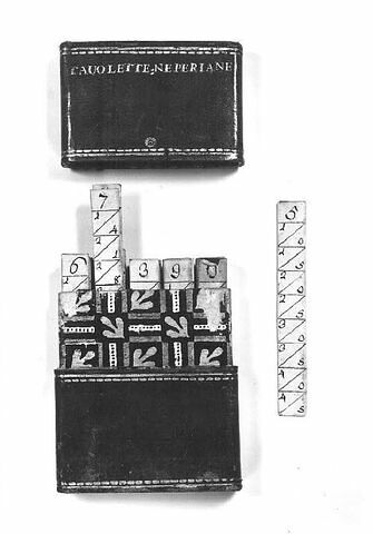 Tablettes de Napier et leur étui, image 1/1