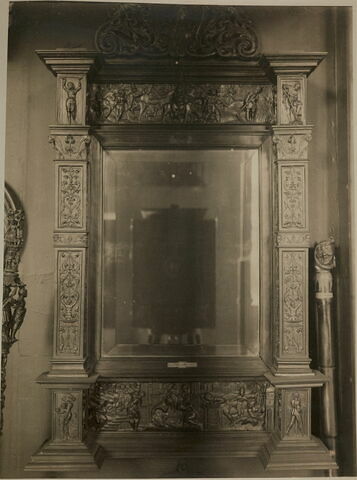 Miroir au cadre sculpté, image 2/2